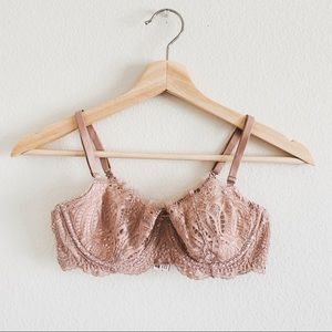Victoria’s Secret 34B Unlined push up bra